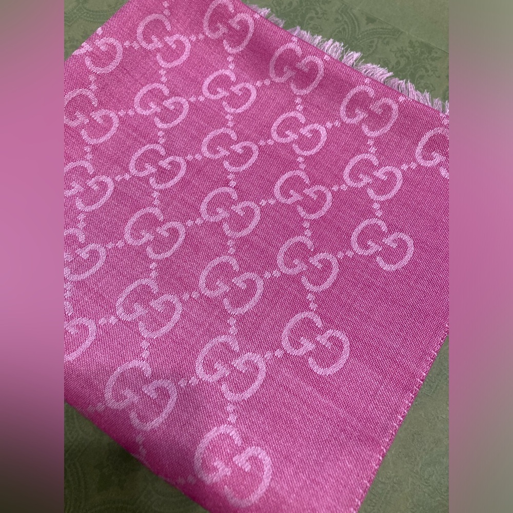 🍒SOLD🍒 Gucci Pink Monogram Scarf